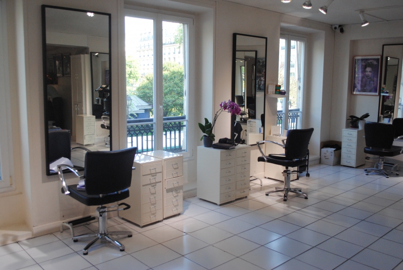 salon-coiffure-BARGEME-min_floor-home-office-property-living-room-room-781228-pxhere.com